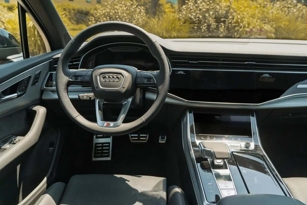 Audi Q7 50 TDI S-Line Edition 2025, interior — Ibiza Luxury Car Rental, Ibiza. Audi Q7 50 TDI S-Line Edition in Ibiza An Audi Q7 50 TDI S-Line Edition rental in Ibiza…