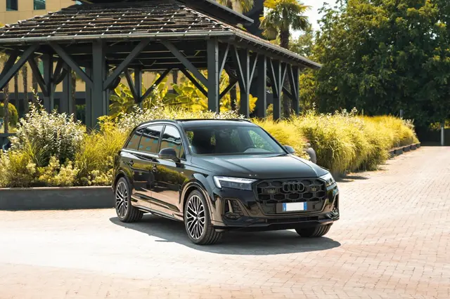 Audi Q7 50 TDI S-Line Edition 2025 — Ibiza Luxury Car Rental, Ибица