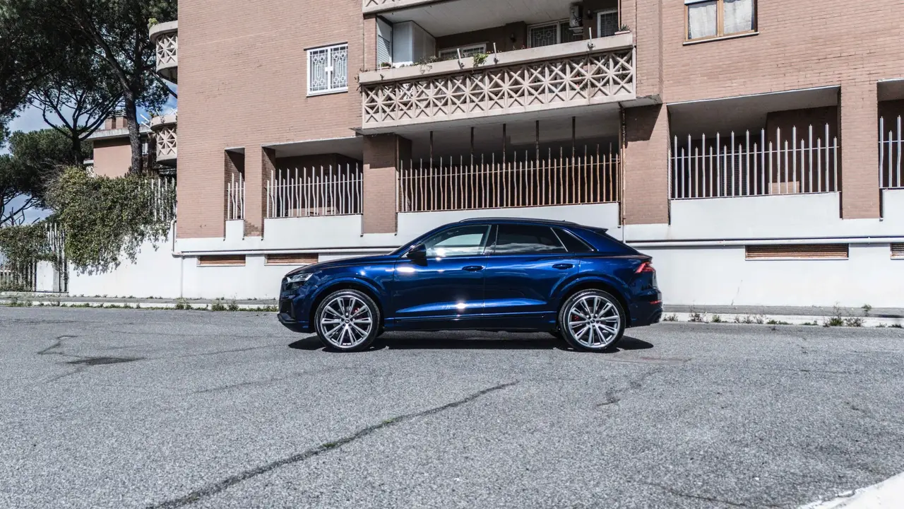 Audi Q8 55 TFSI 2022, front view — Ibiza Luxury Car Rental, Ibiza. Audi Q8 55 TFSI in Ibiza An Audi Q8 55 TFSI rental in Ibiza combines 340 horsepower with…