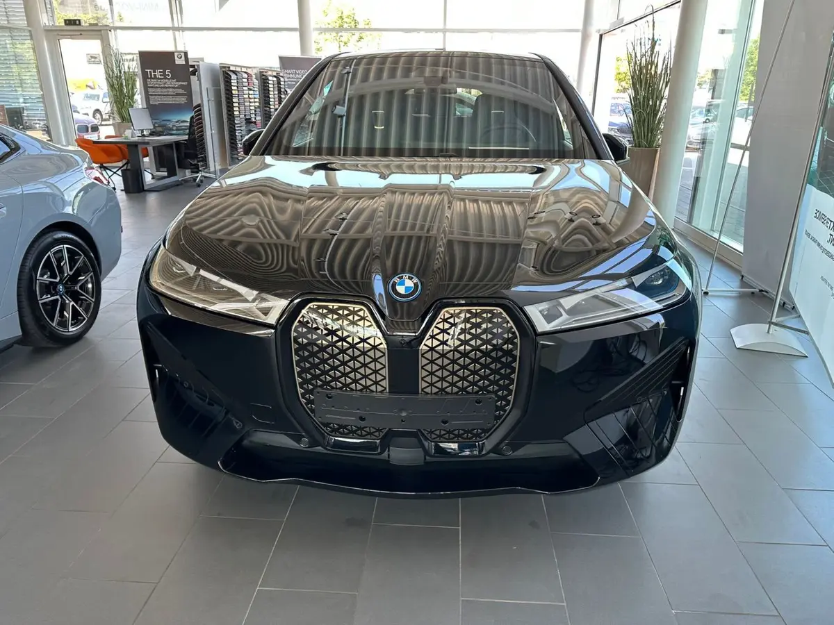 BMW IX M60 2023, front view — Ibiza Luxury Car Rental, Ibiza. BMW IX M60 in Ibiza A BMW IX M60 rental in Ibiza combines 619 horsepower with a refined…