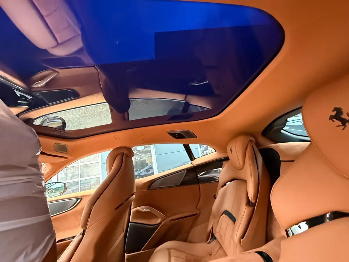 Ferrari Purosangue 2024, intérieur — Ibiza Luxury Car Rental, Ibiza