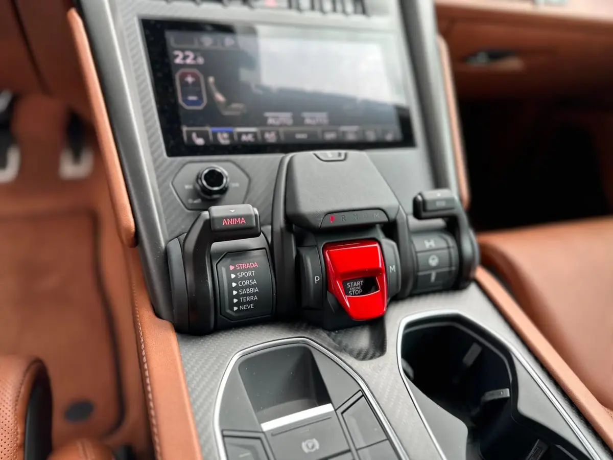Lamborghini Urus S 2023, interior — Ibiza Luxury Car Rental, Ibiza
