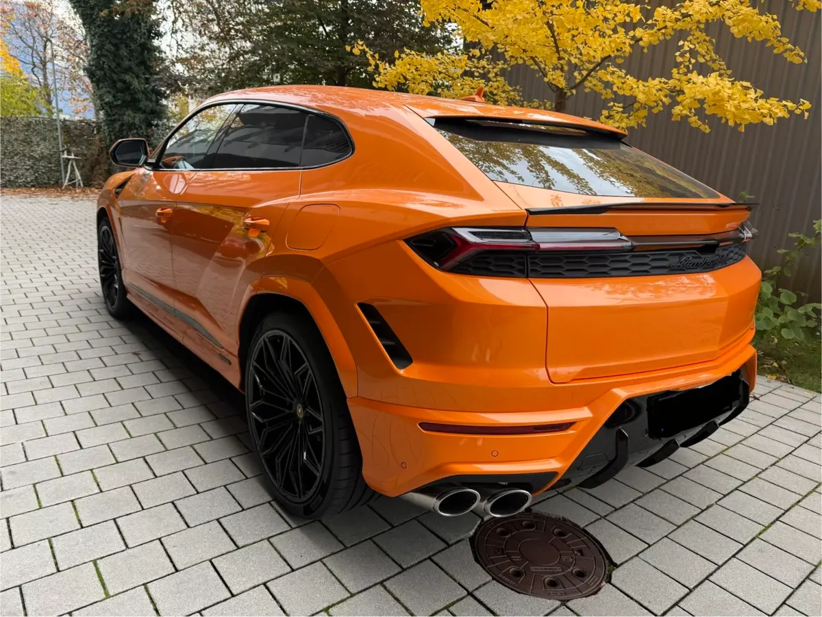 Lamborghini URUS SE 2025, exterior — Ibiza Luxury Car Rental, Ibiza. Lamborghini URUS SE in Ibiza A Lamborghini URUS SE hire in Ibiza delivers 800 horsepower…