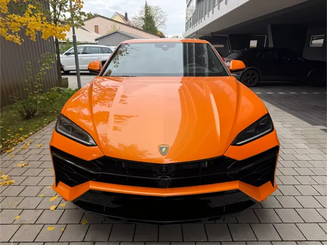 Lamborghini URUS SE 2025 — Ibiza Luxury Car Rental, Ибица