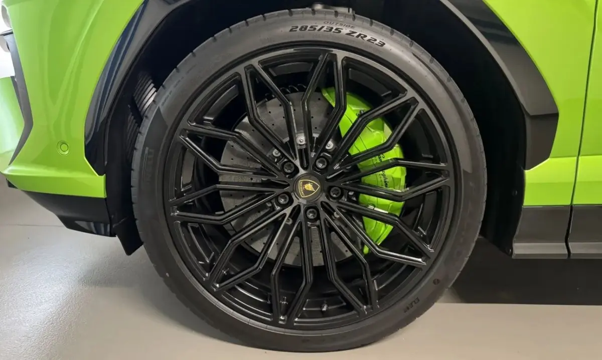 Lamborghini Urus SE 2026, exterior — Ibiza Luxury Car Rental, Ibiza. Lamborghini Urus SE in Ibiza A Lamborghini Urus SE hire in Ibiza delivers 800 horsepower…