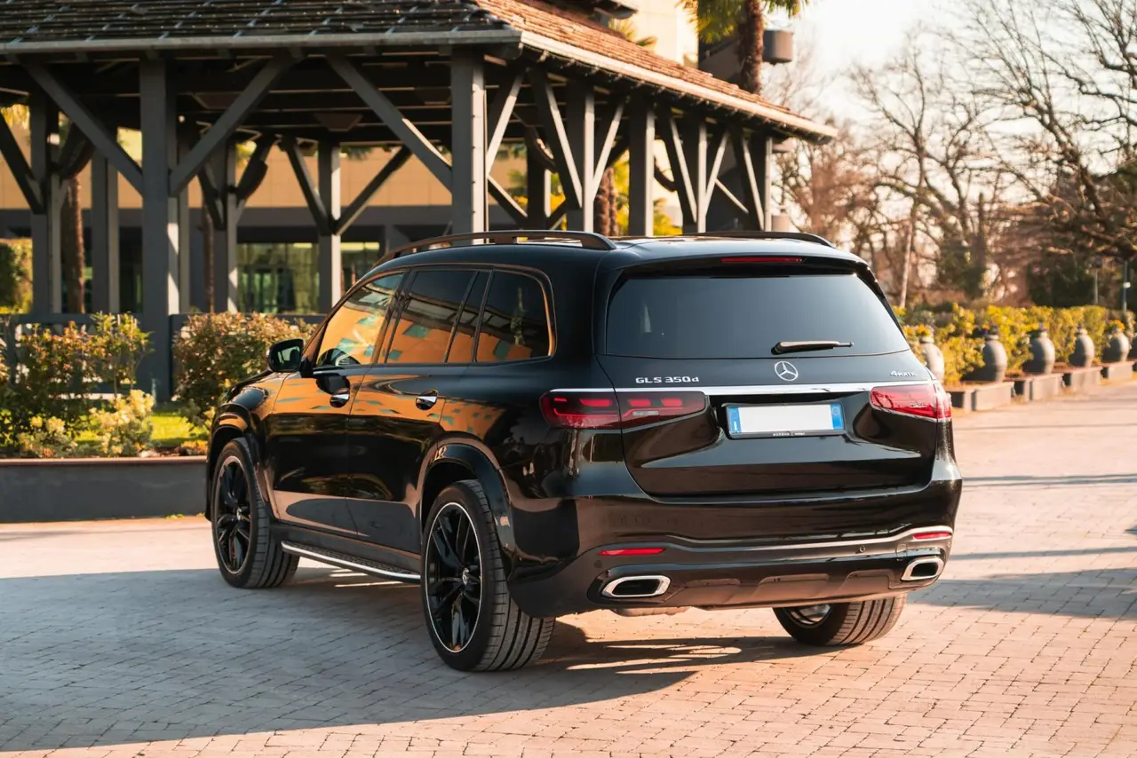 Mercedes Benz GLS-klasse 350 D Exclusive 7 Posti 2025, exterior — Ibiza Luxury Car Rental, Ibiza. Mercedes Benz GLS-klasse 350 D Exclusive 7 Posti in Ibiza A Mercedes Benz GLS-klasse 350…