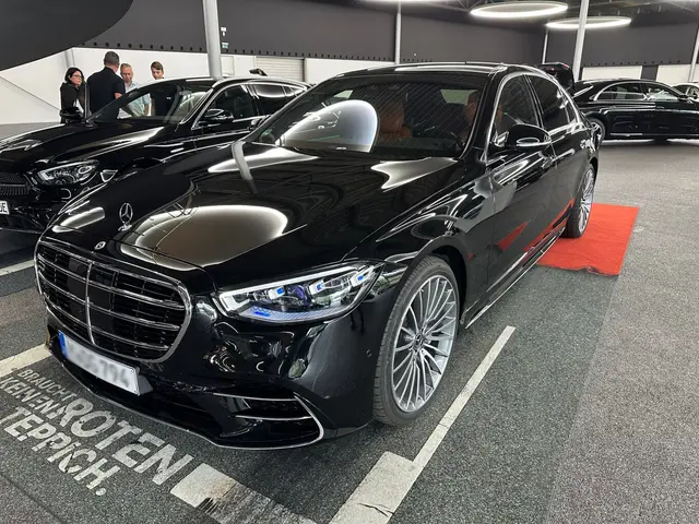 Mercedes Benz S-klasse S400 Long 4-Matic 2023 — Ibiza Luxury Car Rental, Ибица