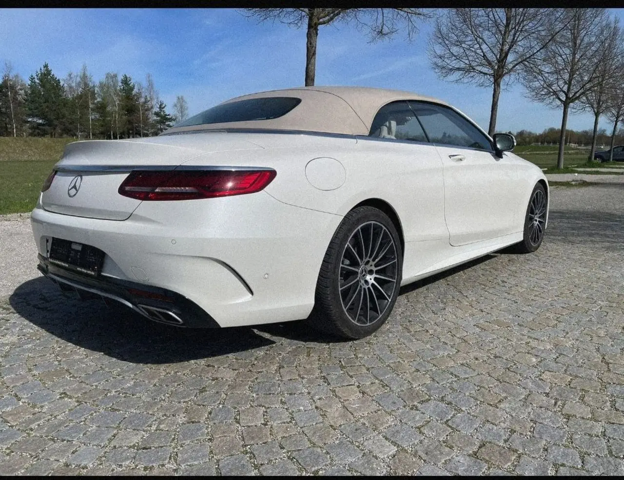 Mercedes Benz S560 Cabrio 2021, rear view — Ibiza Luxury Car Rental, Ibiza. Mercedes Benz S560 Cabrio in Ibiza A Mercedes Benz S560 Cabrio hire in Ibiza combines 469…