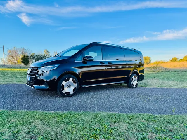 Mercedes Benz V300 4x4 XL Exclusive 7 seats 2025 — Ibiza Luxury Car Rental, Ибица