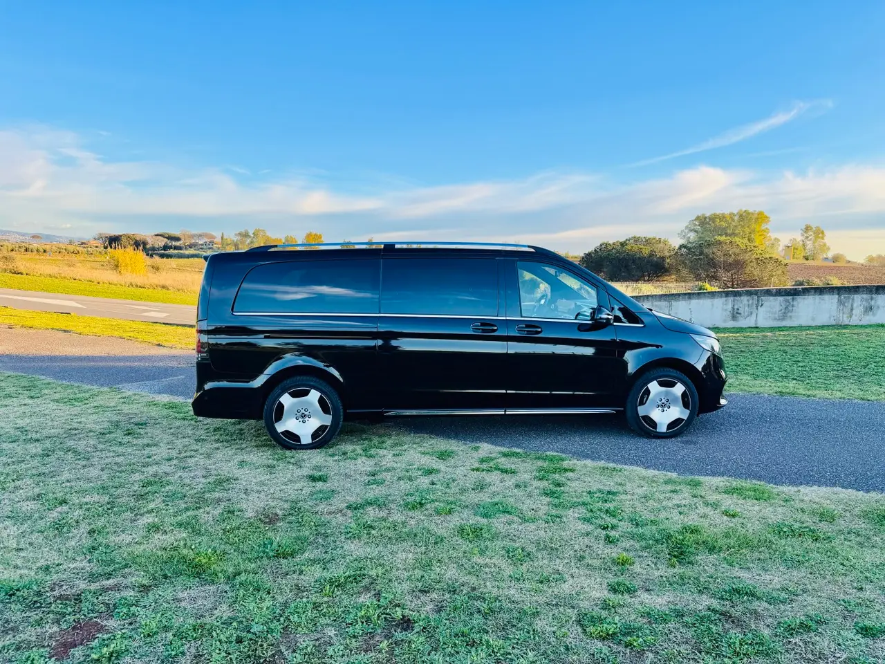 Mercedes Benz V300 4x4 XL Exclusive 7 seats 2025, front view — Ibiza Luxury Car Rental, Ibiza. Mercedes Benz V300 4x4 XL Exclusive 7 seats in Ibiza A Mercedes Benz V300 4x4 XL…