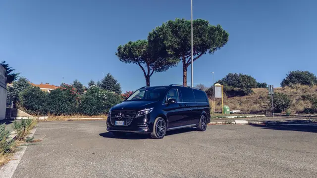 Mercedes Benz V300 4x4 XL VIP (Captain, 7 seat) 2025 — Ibiza Luxury Car Rental, Ибица