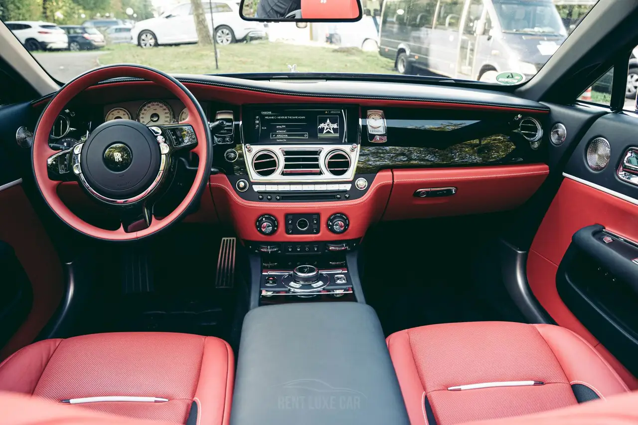 Rolls-Royce Dawn 2022, exterior — Ibiza Luxury Car Rental, Ibiza. Open-top grand touring from Ibiza Town to Cala Comte