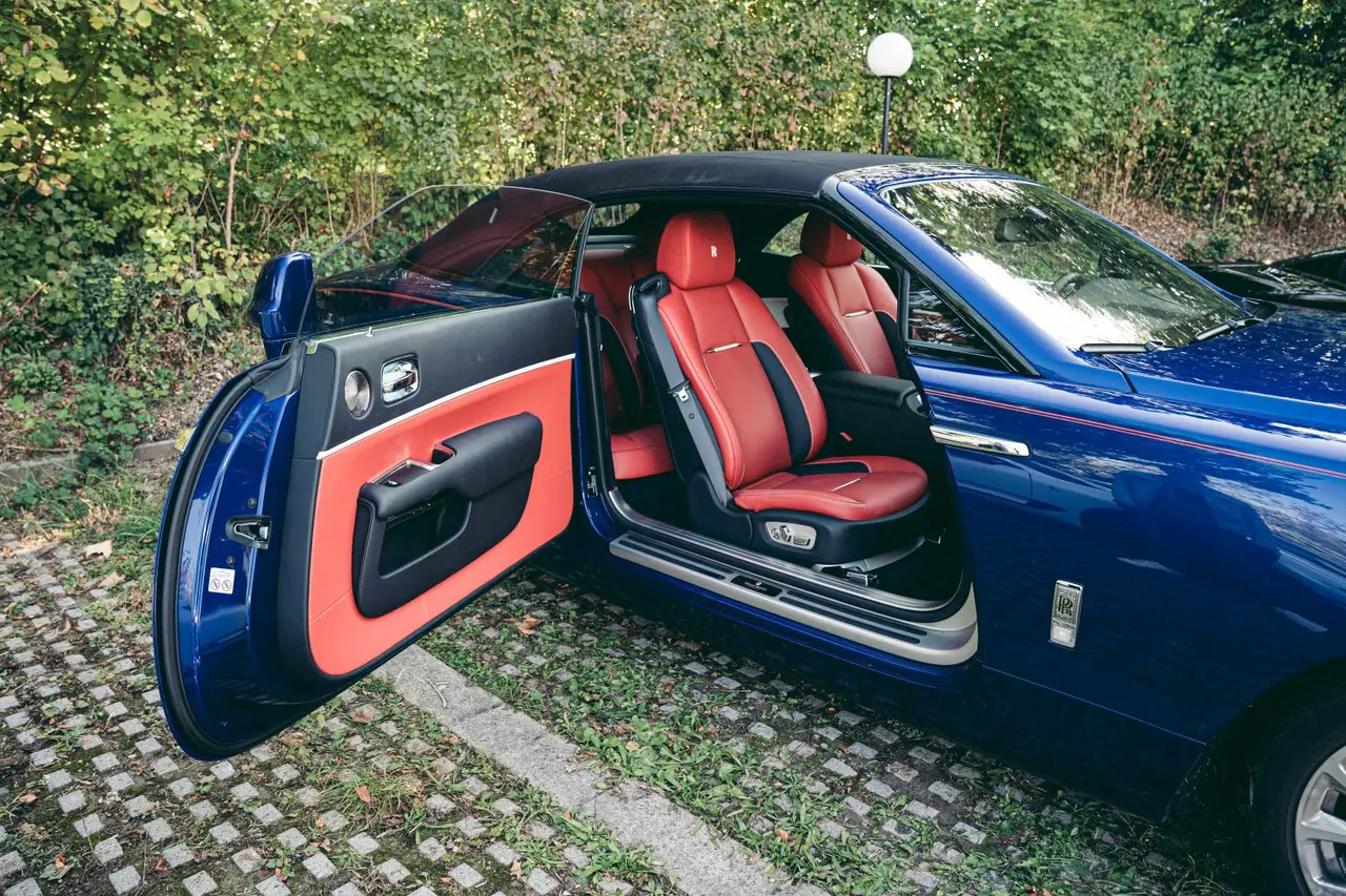 Rolls-Royce Dawn 2022, front view — Ibiza Luxury Car Rental, Ibiza. Open-top grand touring from Ibiza Town to Cala Comte