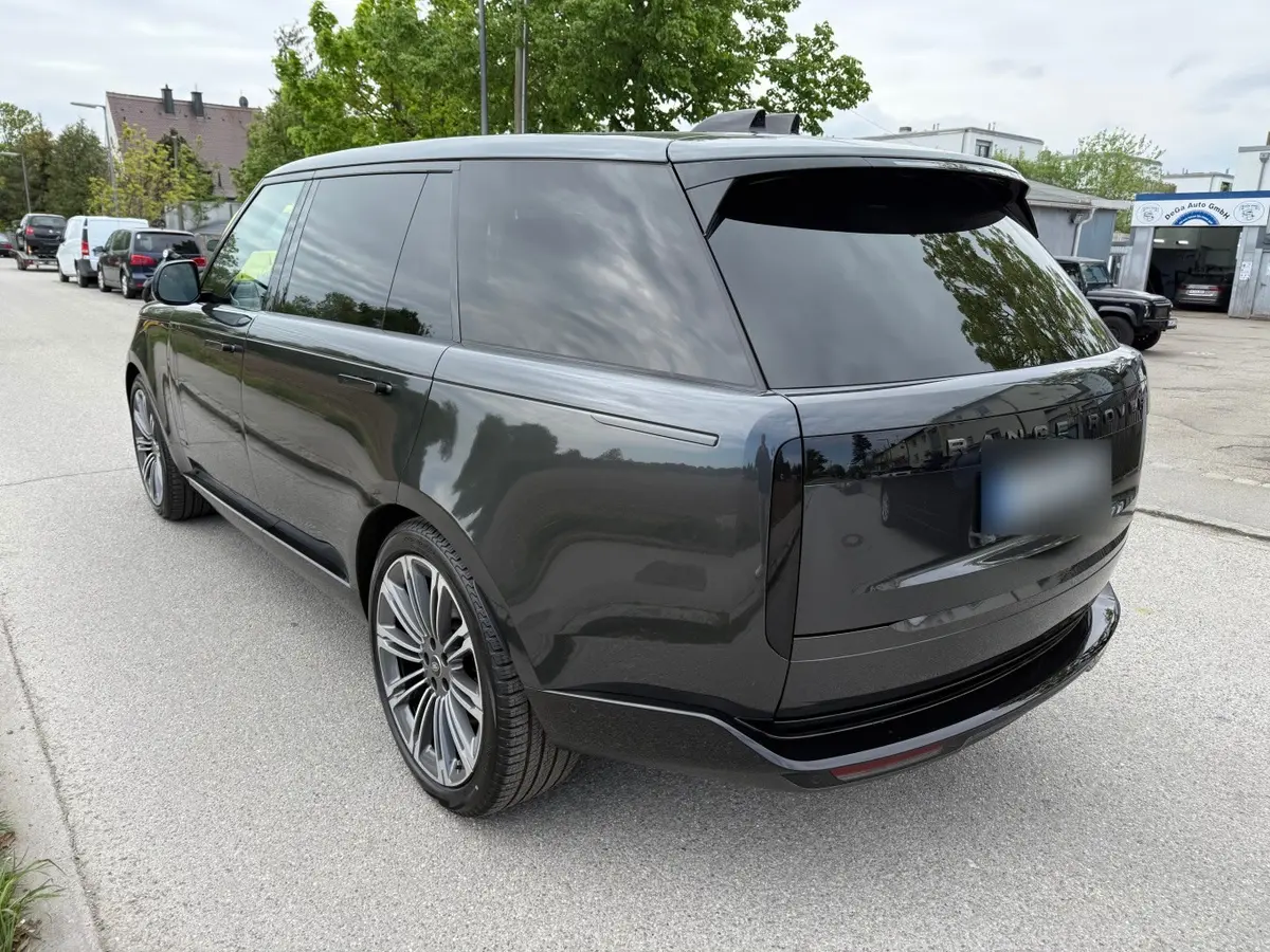Rover Range Rover Autobiography D350 7s 2025, exterior — Ibiza Luxury Car Rental, Ibiza. Rover Range Rover Autobiography D350 7s in Ibiza A Rover Range Rover Autobiography D350…